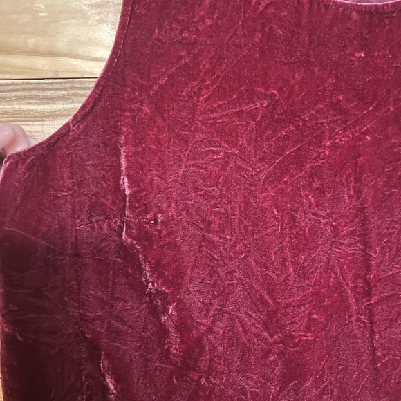 J.Crew size12 Scoop Neck Rich Burgundy Soft Velvet Sleeveless Blouse with Button - Picture 3 of 7